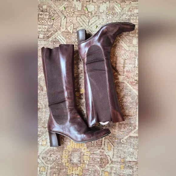 Elegant Brown Leather Knee-High Boots - Picture 1 of 4